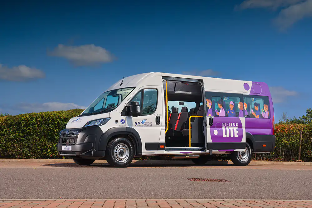 Peugeot Minibus Lite S1